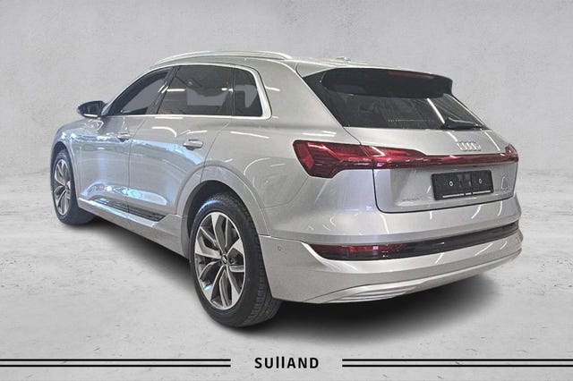 WAUZZZGEXLB010415 2020 AUDI E-TRON-2