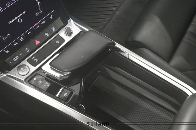 2020 AUDI E-TRON - 33
