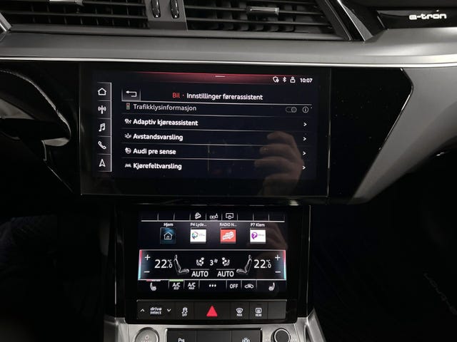 2020 AUDI E-TRON - 9