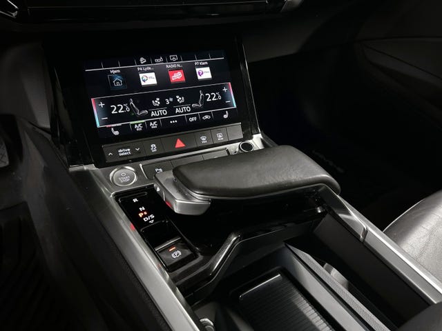 2020 AUDI E-TRON - 14