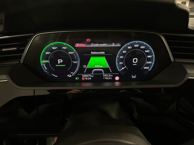 2021 AUDI E-TRON - 12