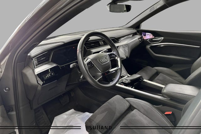 2020 AUDI E-TRON - 9