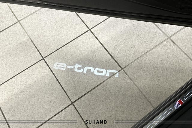 2020 AUDI E-TRON - 30