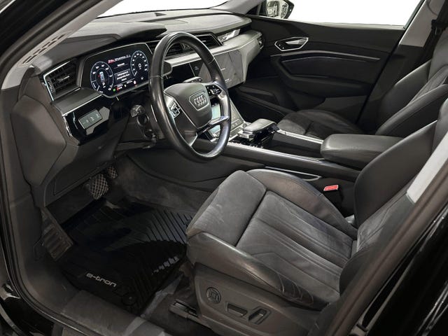 WAUZZZGE6MB024958 2021 AUDI E-TRON-4