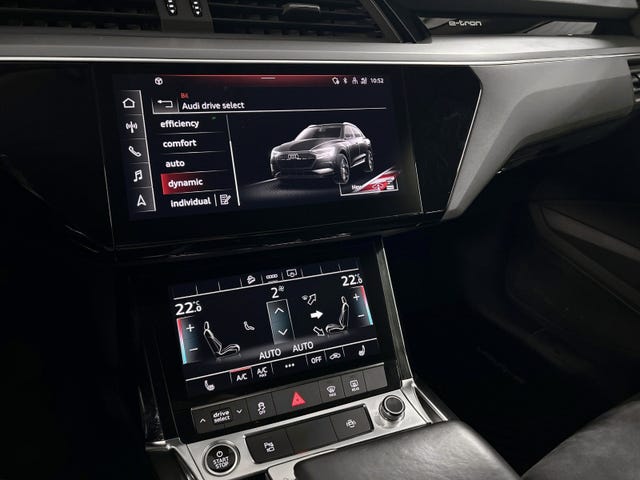 2021 AUDI E-TRON - 12