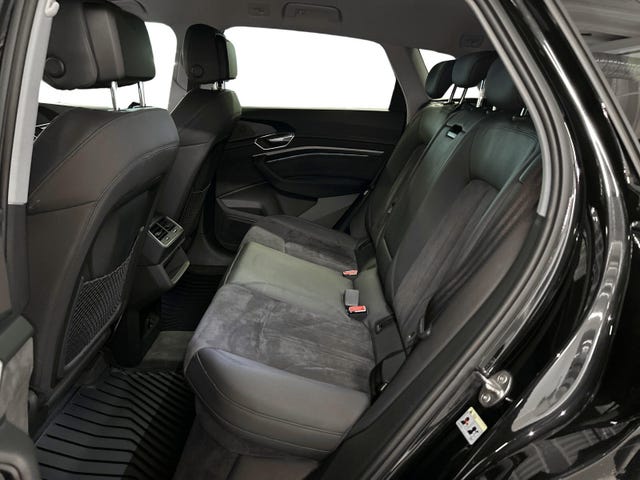 WAUZZZGE6MB024958 2021 AUDI E-TRON-5