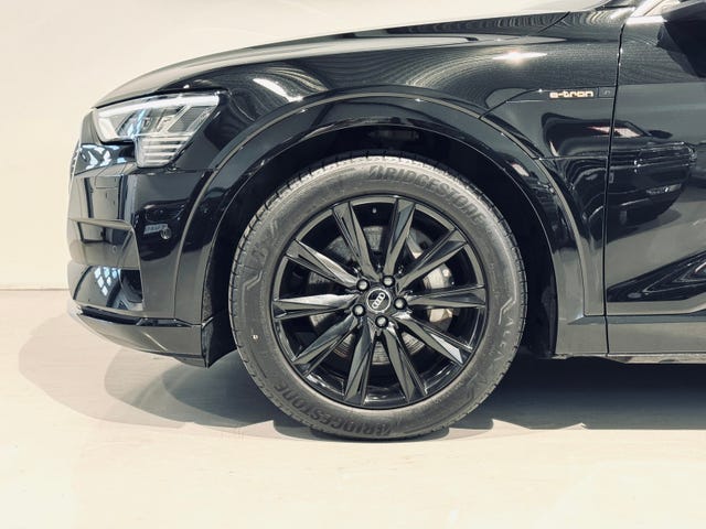 WAUZZZGE7LB021663 2020 AUDI E-TRON-4