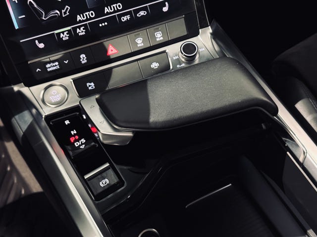 2020 AUDI E-TRON - 16