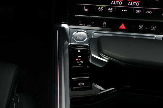 2020 AUDI E-TRON - 38