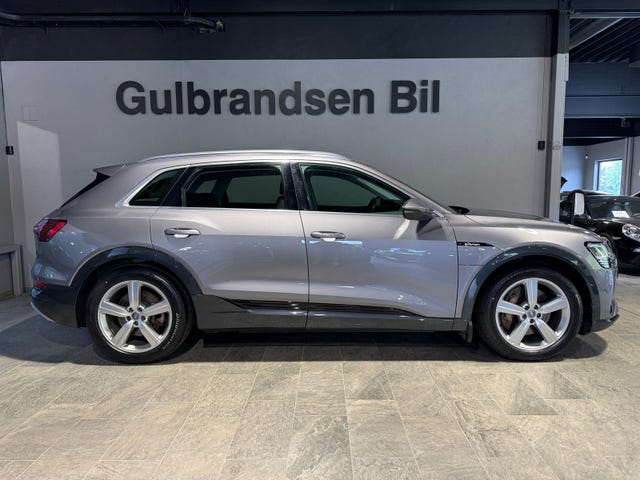 WAUZZZGE3LB024933 2020 AUDI E-TRON-3