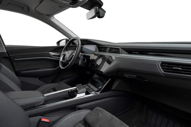 2021 AUDI E-TRON - 11