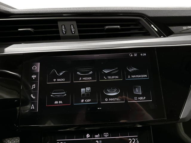 2020 AUDI E-TRON - 11