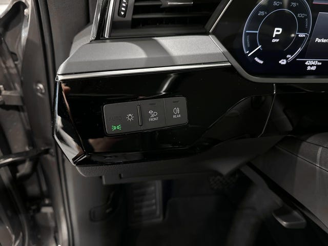 2020 AUDI E-TRON - 30