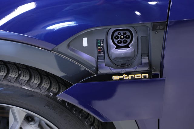 2020 AUDI E-TRON - 9