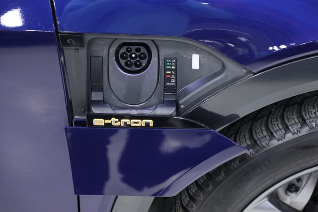 2020 AUDI E-TRON - 10