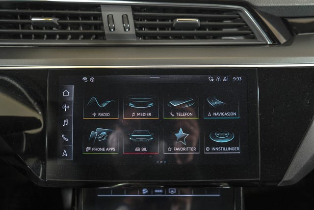 2021 AUDI E-TRON - 33