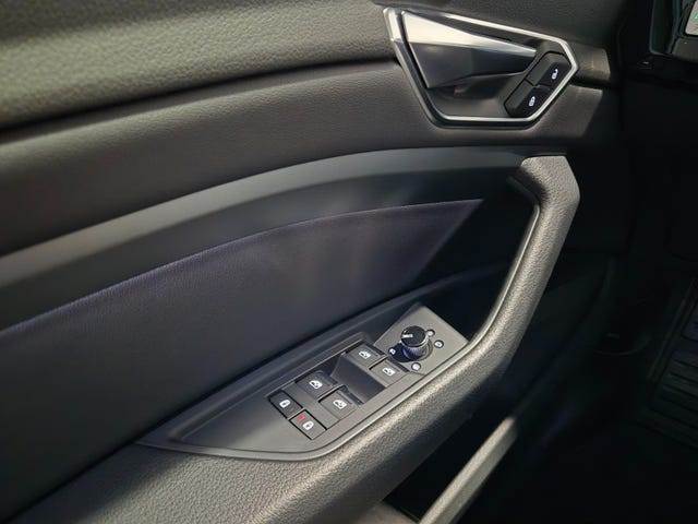 2020 AUDI E-TRON - 30