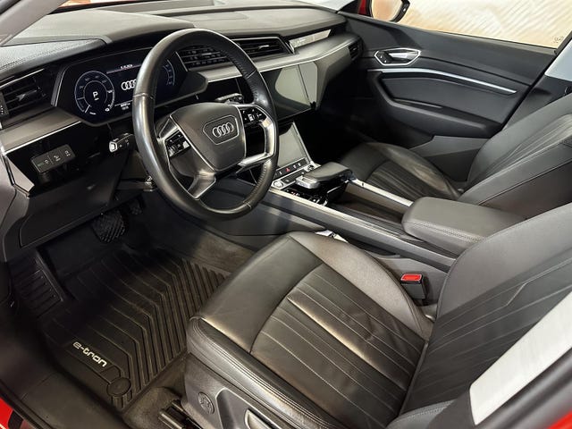 2020 AUDI E-TRON - 10