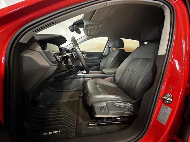 2020 AUDI E-TRON - 12