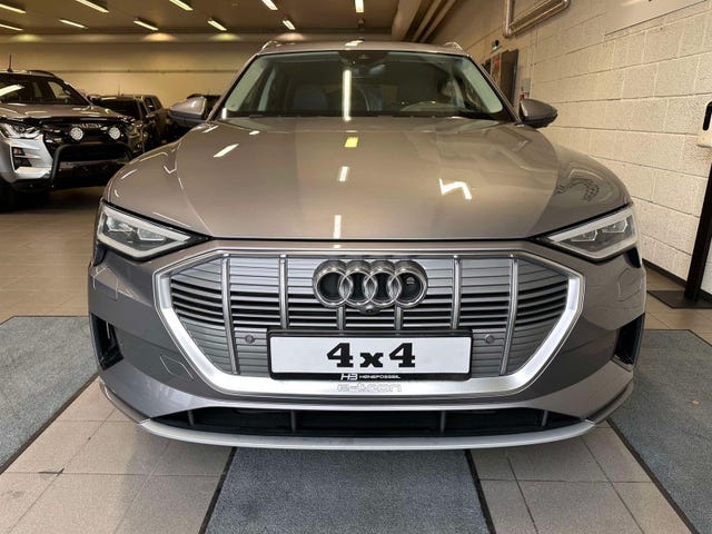 WAUZZZGE7LB019301 2020 AUDI E-TRON-2