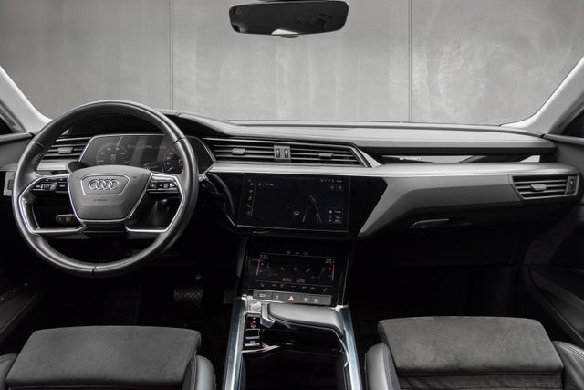 2020 AUDI E-TRON - 27