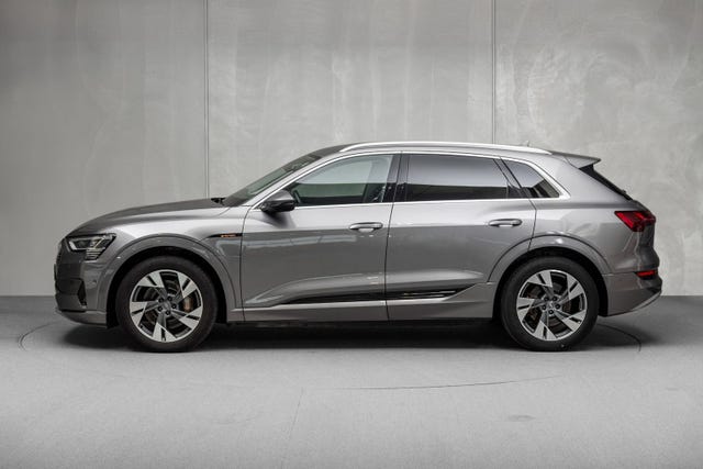 WAUZZZGE9LB010924 2020 AUDI E-TRON-2