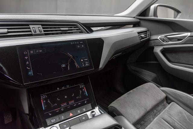 2020 AUDI E-TRON - 17