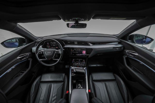 2020 AUDI E-TRON - 32