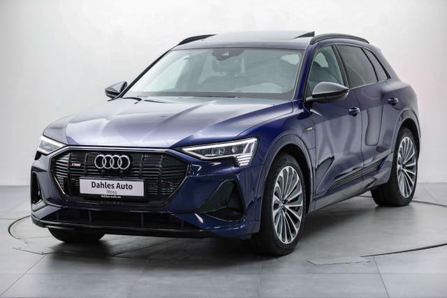 WAUZZZGE2LB022803 2020 AUDI E-TRON-3