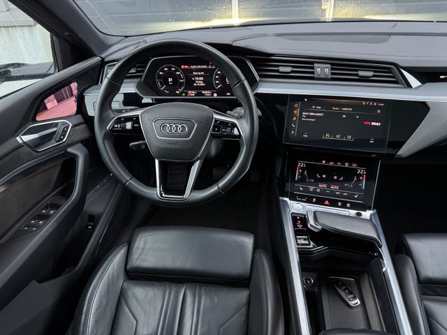 2020 AUDI E-TRON - 29