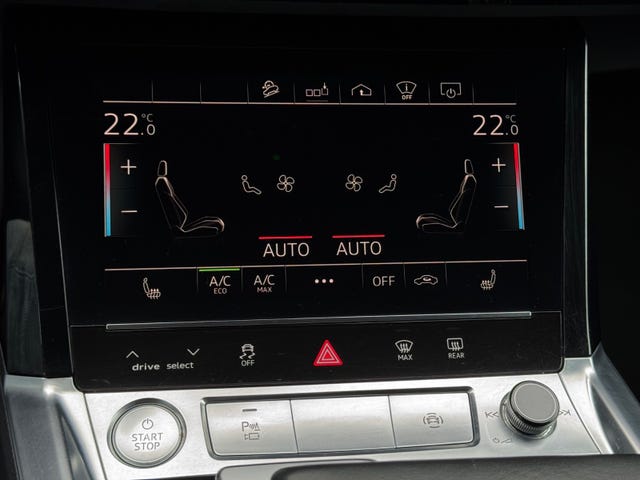 2020 AUDI E-TRON - 42