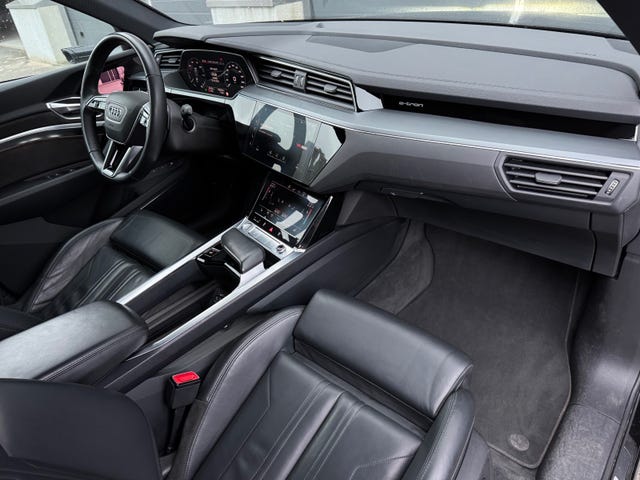 2020 AUDI E-TRON - 20