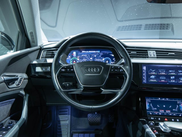 2020 AUDI E-TRON - 11