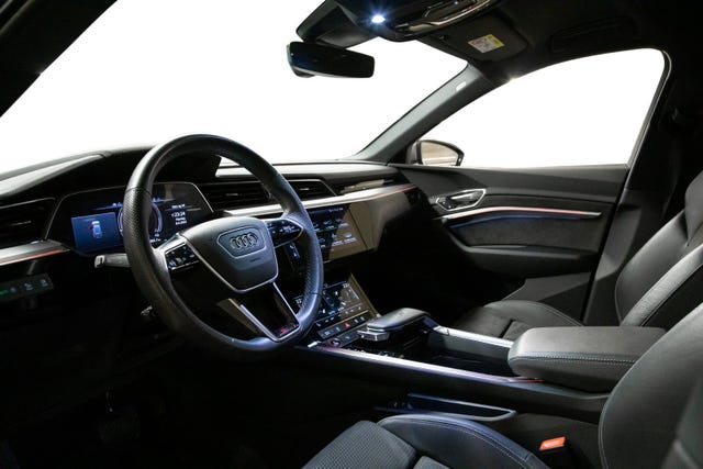 2021 AUDI E-TRON - 12