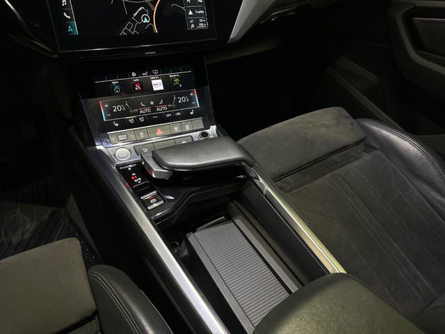 2020 AUDI E-TRON - 23