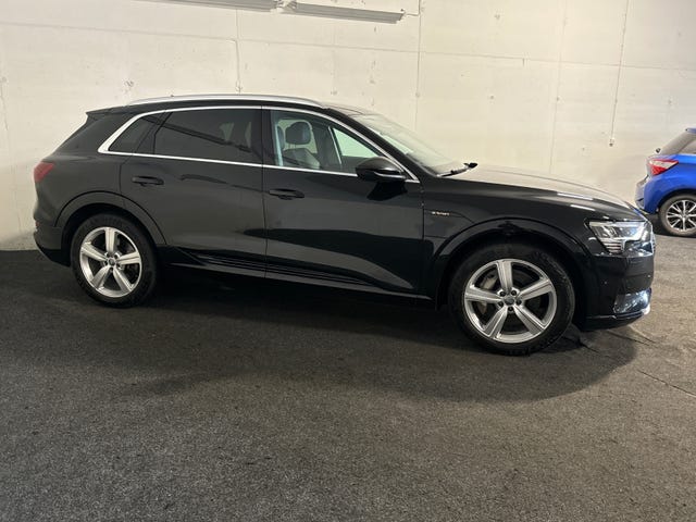 WAUZZZGE2LB023059 2020 AUDI E-TRON-5
