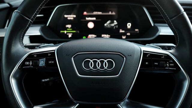 2021 AUDI E-TRON - 32