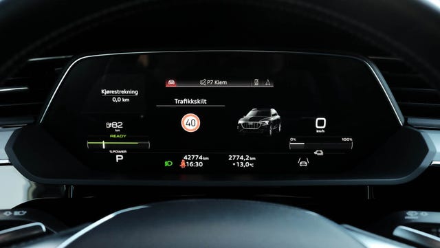 2021 AUDI E-TRON - 33