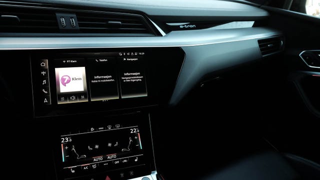 2021 AUDI E-TRON - 23
