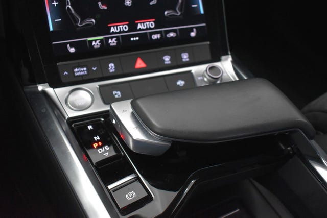 2020 AUDI E-TRON - 43