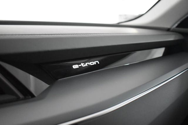2020 AUDI E-TRON - 53