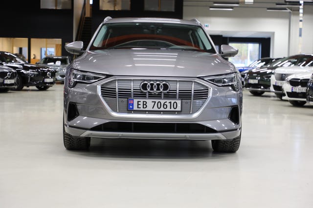 null 2020 AUDI E-TRON-2