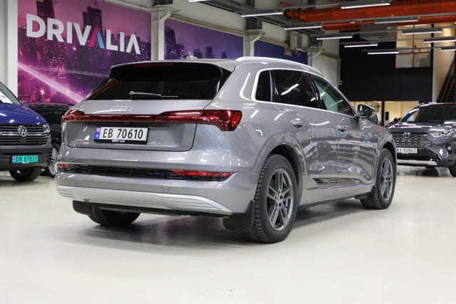 null 2020 AUDI E-TRON-5