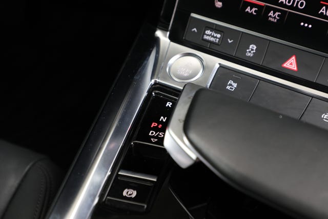 2020 AUDI E-TRON - 20