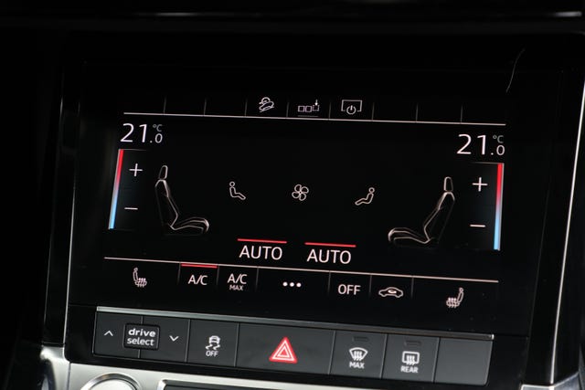 2020 AUDI E-TRON - 33