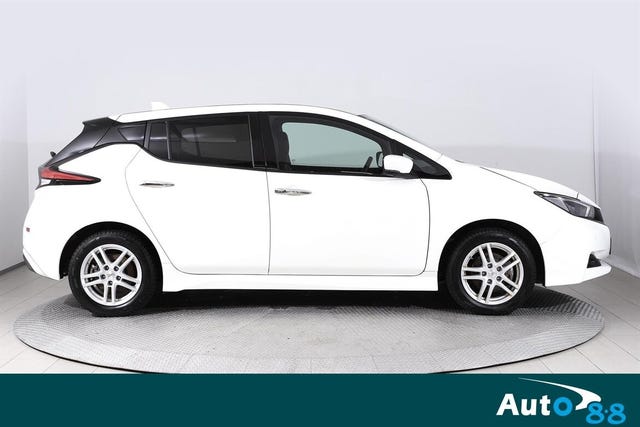 2022 NISSAN LEAF - 8