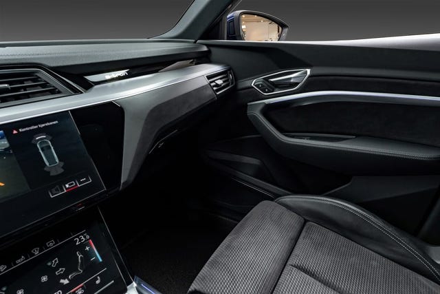 2020 AUDI E-TRON - 18