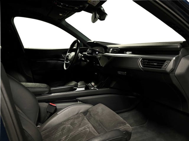 2020 AUDI E-TRON - 12