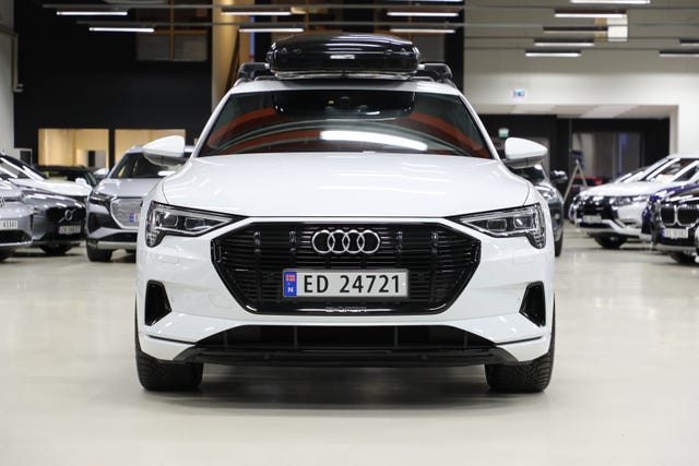 null 2021 AUDI E-TRON-2