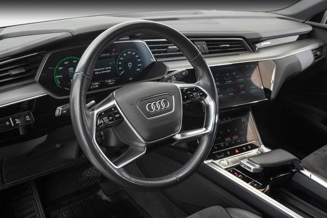 2020 AUDI E-TRON - 23